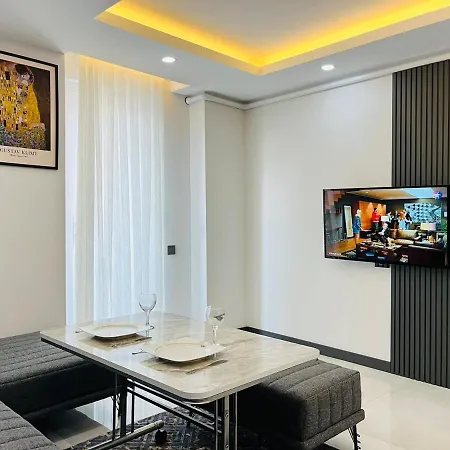 17 Luxury In The Center