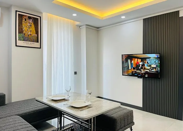 17 Luxury In The Center