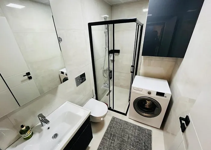 17 Luxury In The Center דירה *